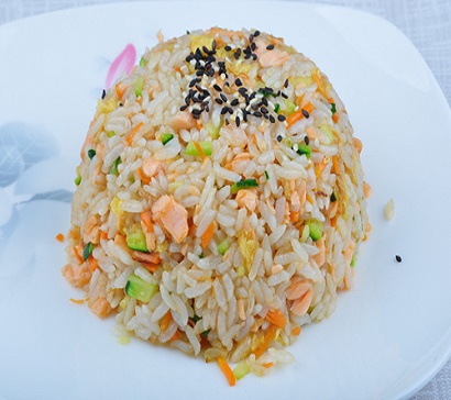 Riso saltato con salmone