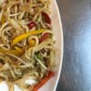 Noodles saltati con carne macinata piccante